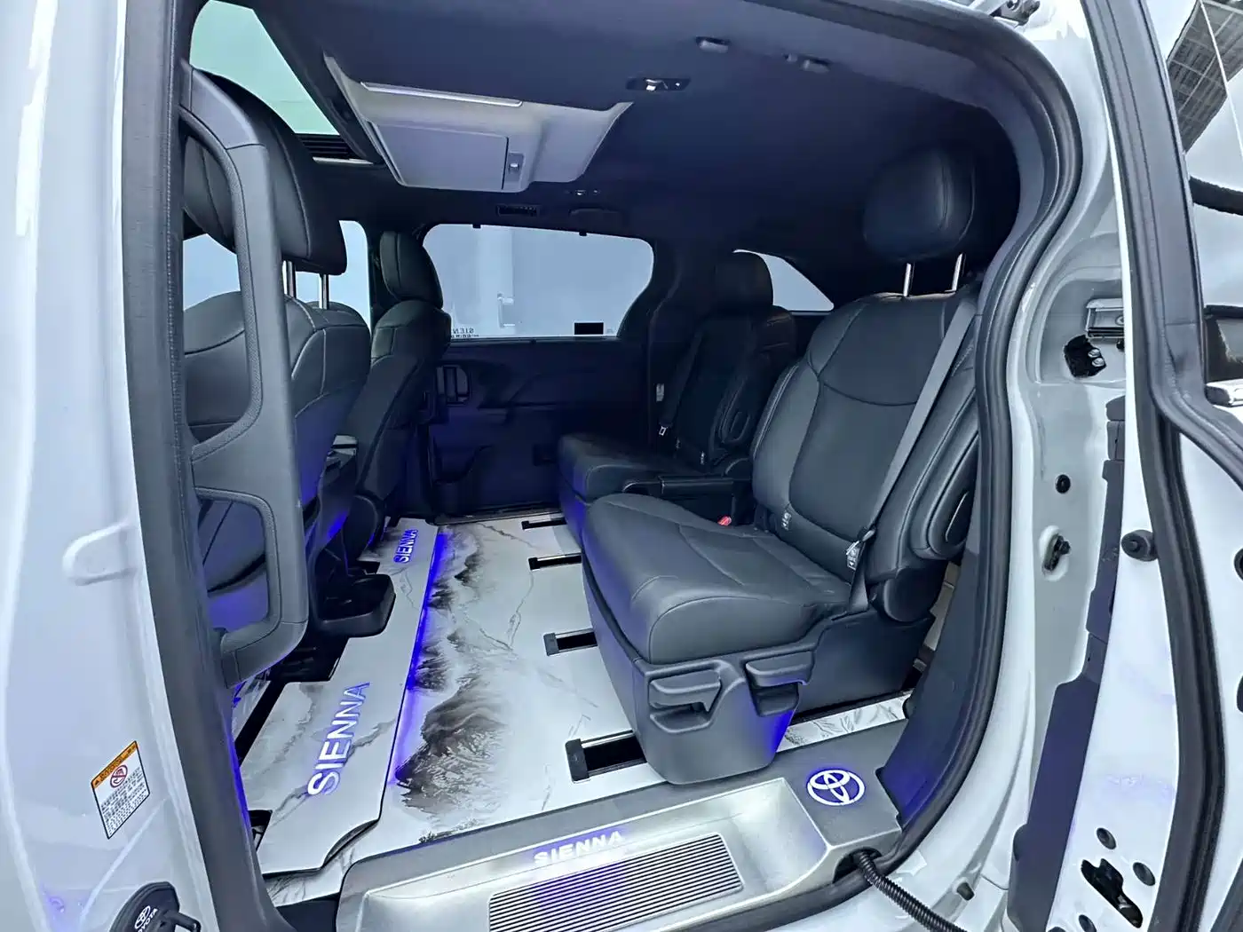 TOYOTA SIENNA