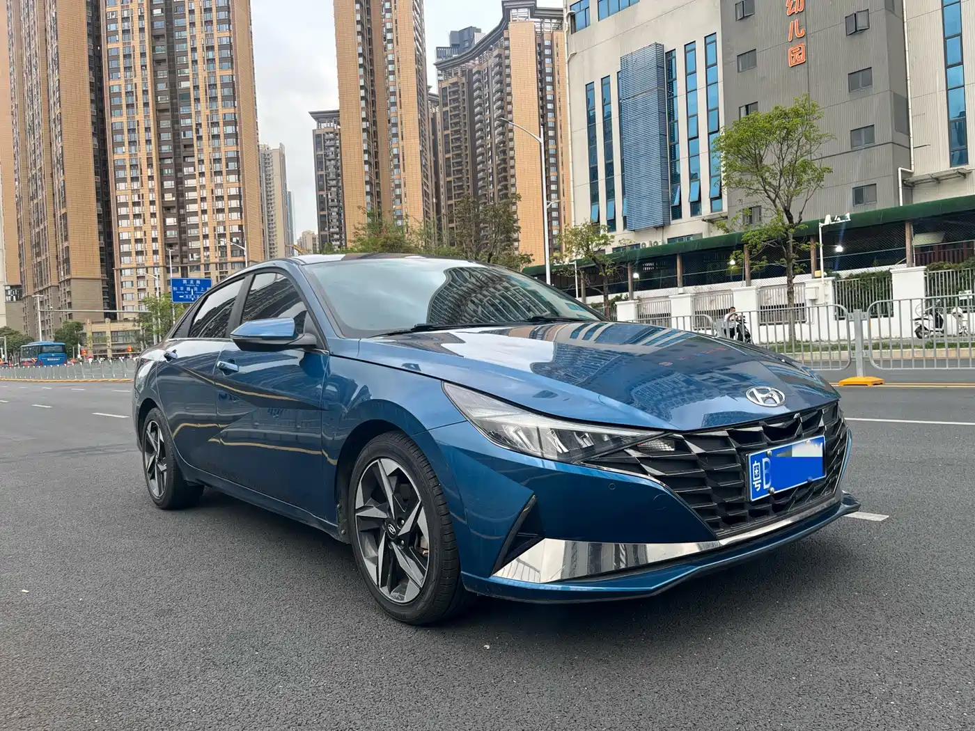 Hyundai Elantra 2021 1.5L CVT GLX Elite Edition фото 7
