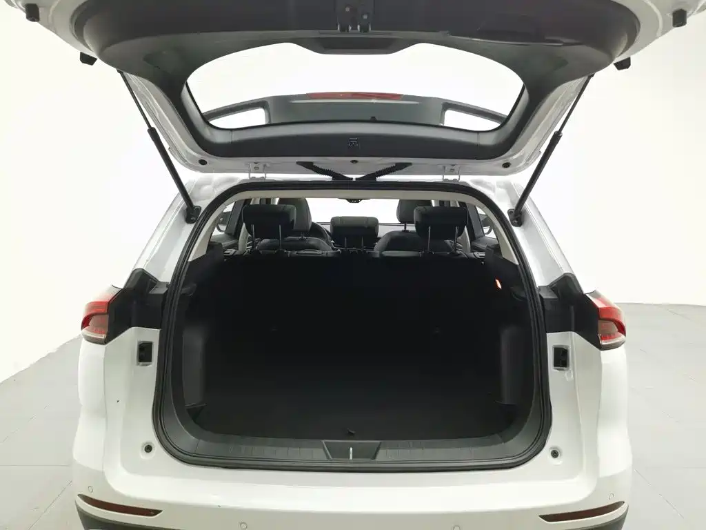 Photo 16 - Haval H6