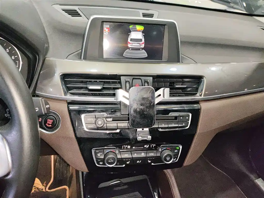 BMW X1 2016 sDrive20Li Luxury Model фото 10