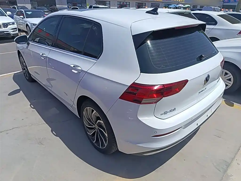 Volkswagen Golf 2023 Facelift 280TSI DSG Pro фото 5