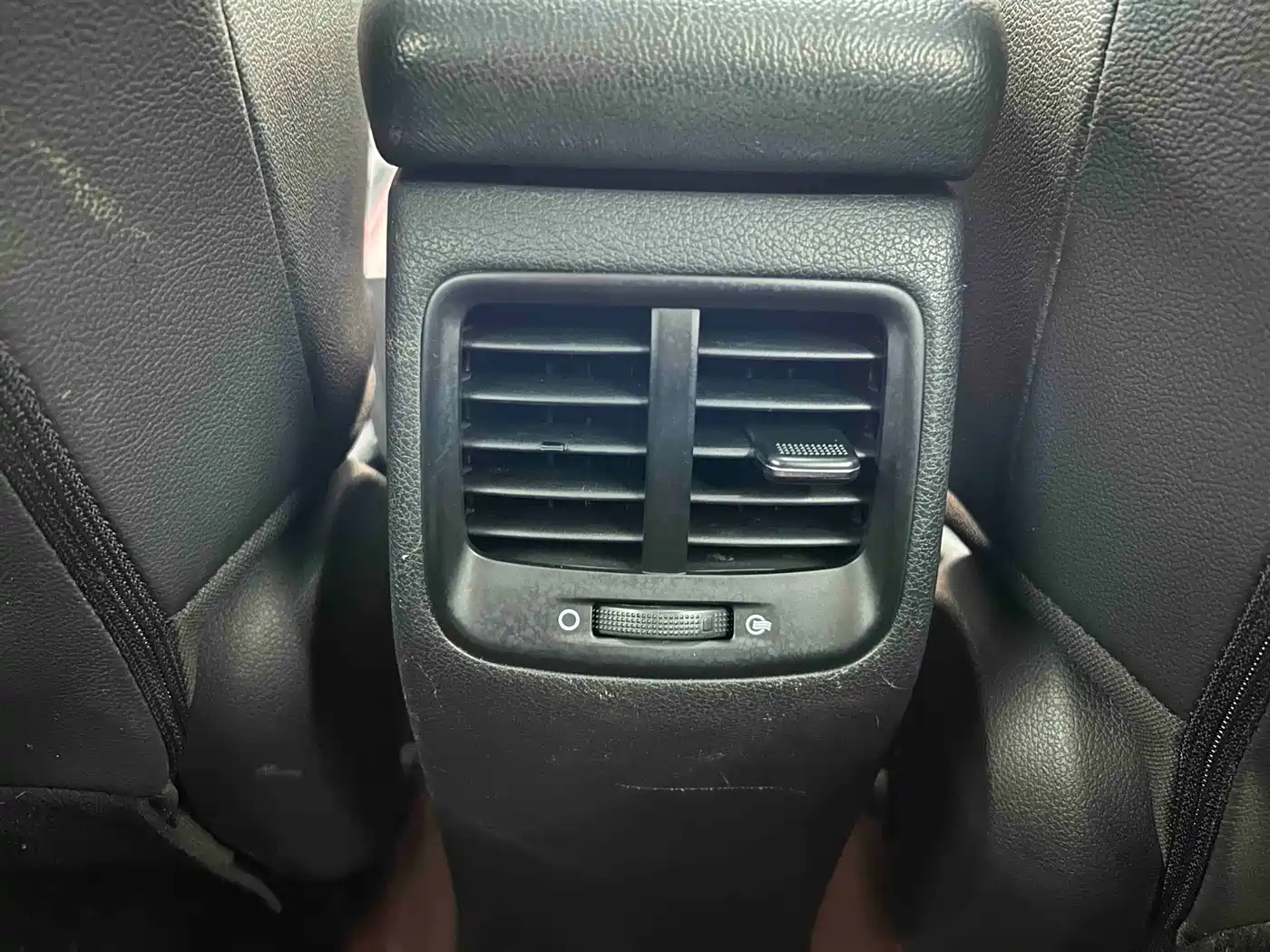Kia KX CROSS 2018 1.6L Automatic Smart Sunroof Edition фото 17