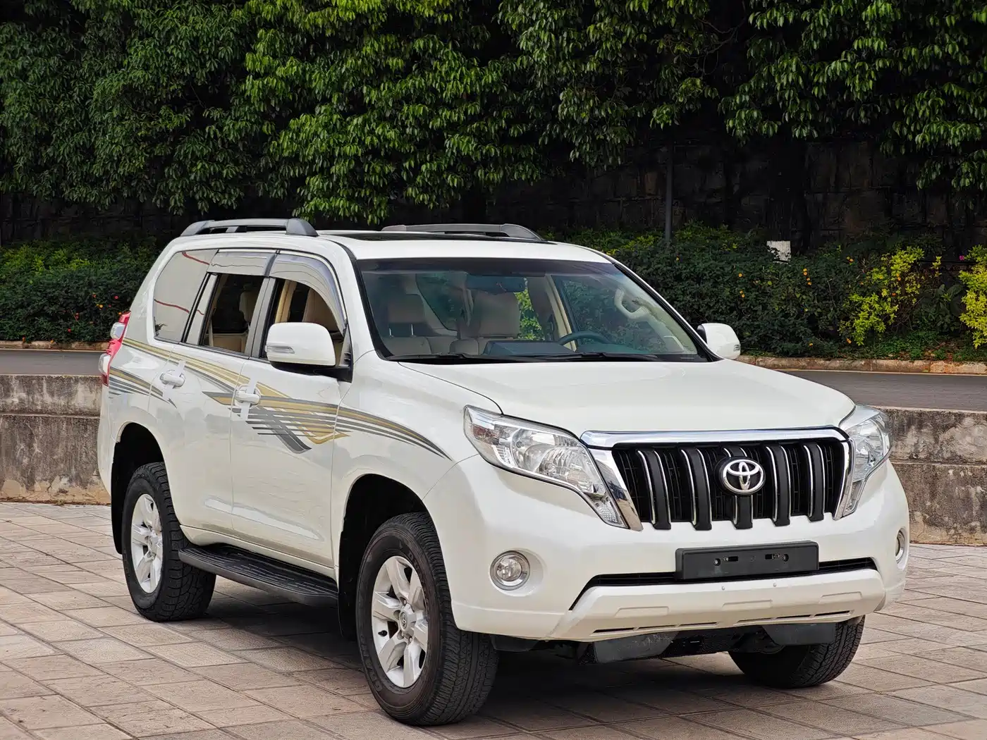 Toyota Prado (Import) 2014 2.7L Automatic Standard Edition фото 3