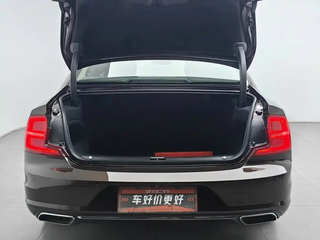 Фото 16 - Volvo S90