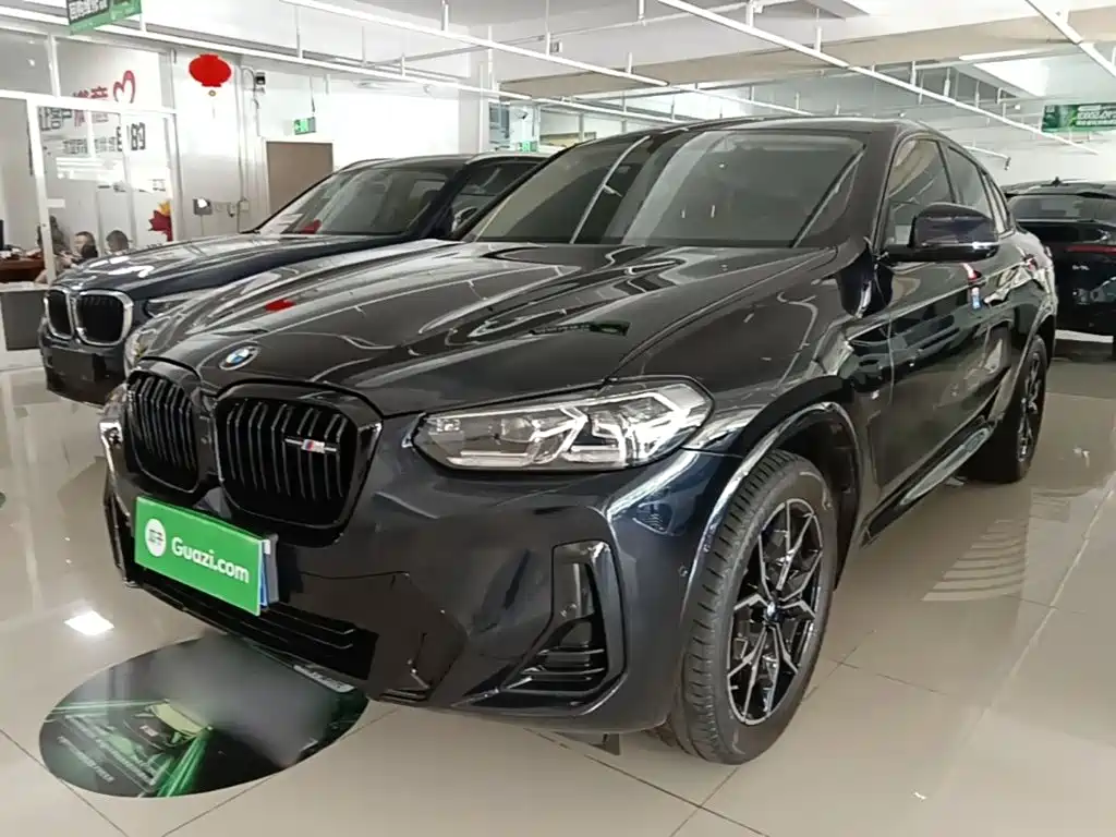 2025 BMW X4