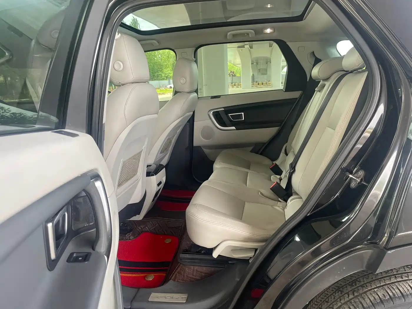Land Rover Discovery Sport (Import) 2015 2.0T SE фото 6