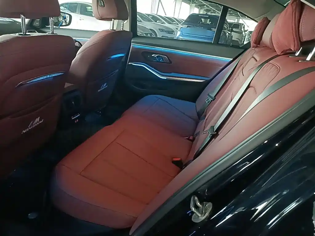 BMW 3 Series 2025 330Li M Sport Night Edition фото 17
