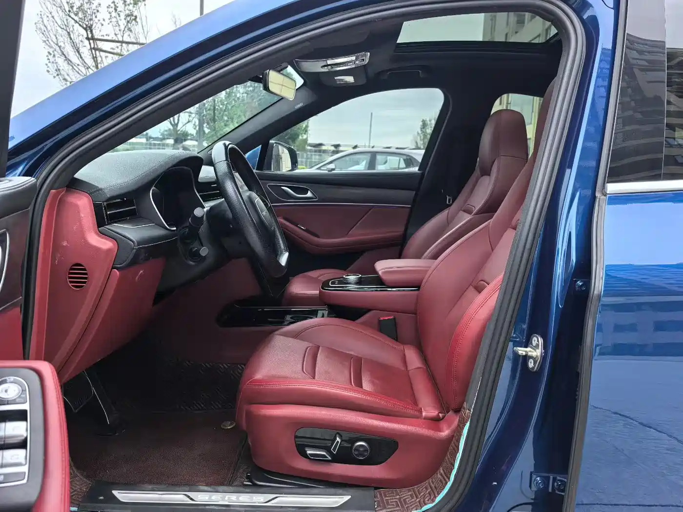 SERES SF5 2021, 4WD Freedom Expedition Edition — автомобиль под заказ из США, фото 4