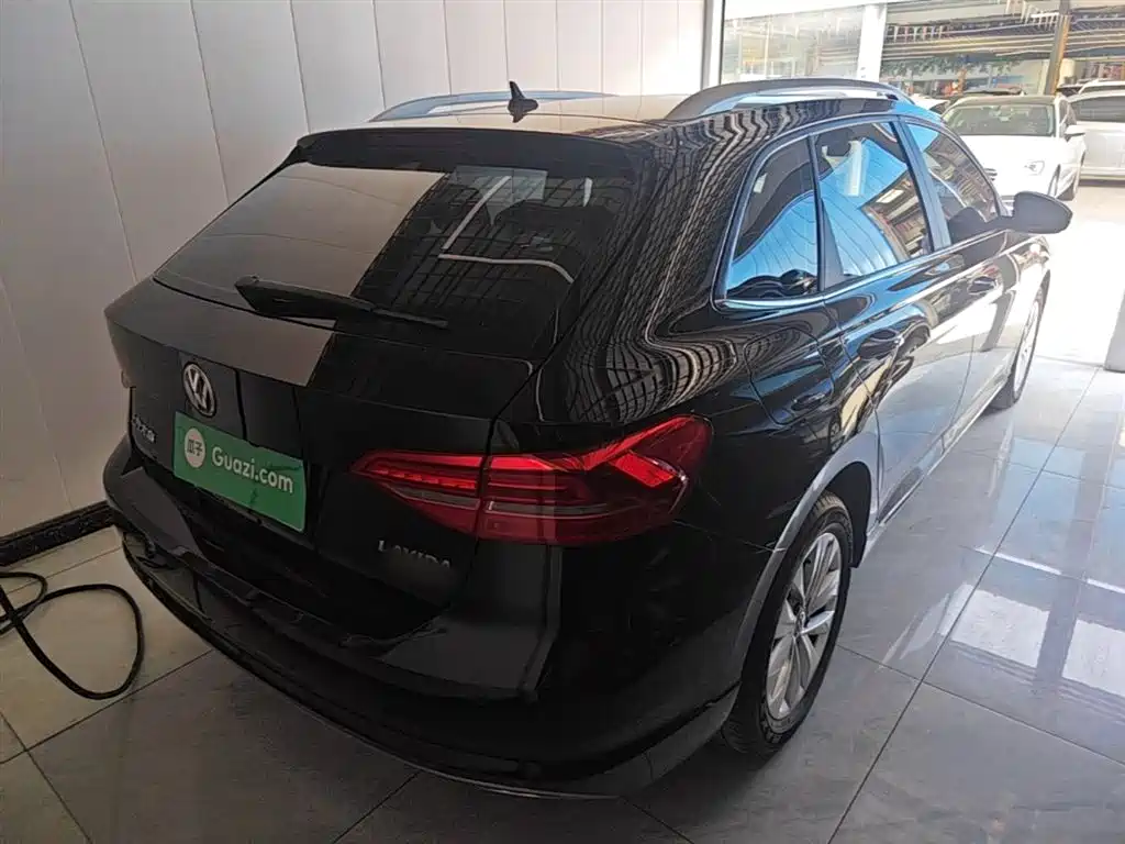 Volkswagen Lavida 2018 Hatchback 200TSI DSG Comfort Edition China V фото 7