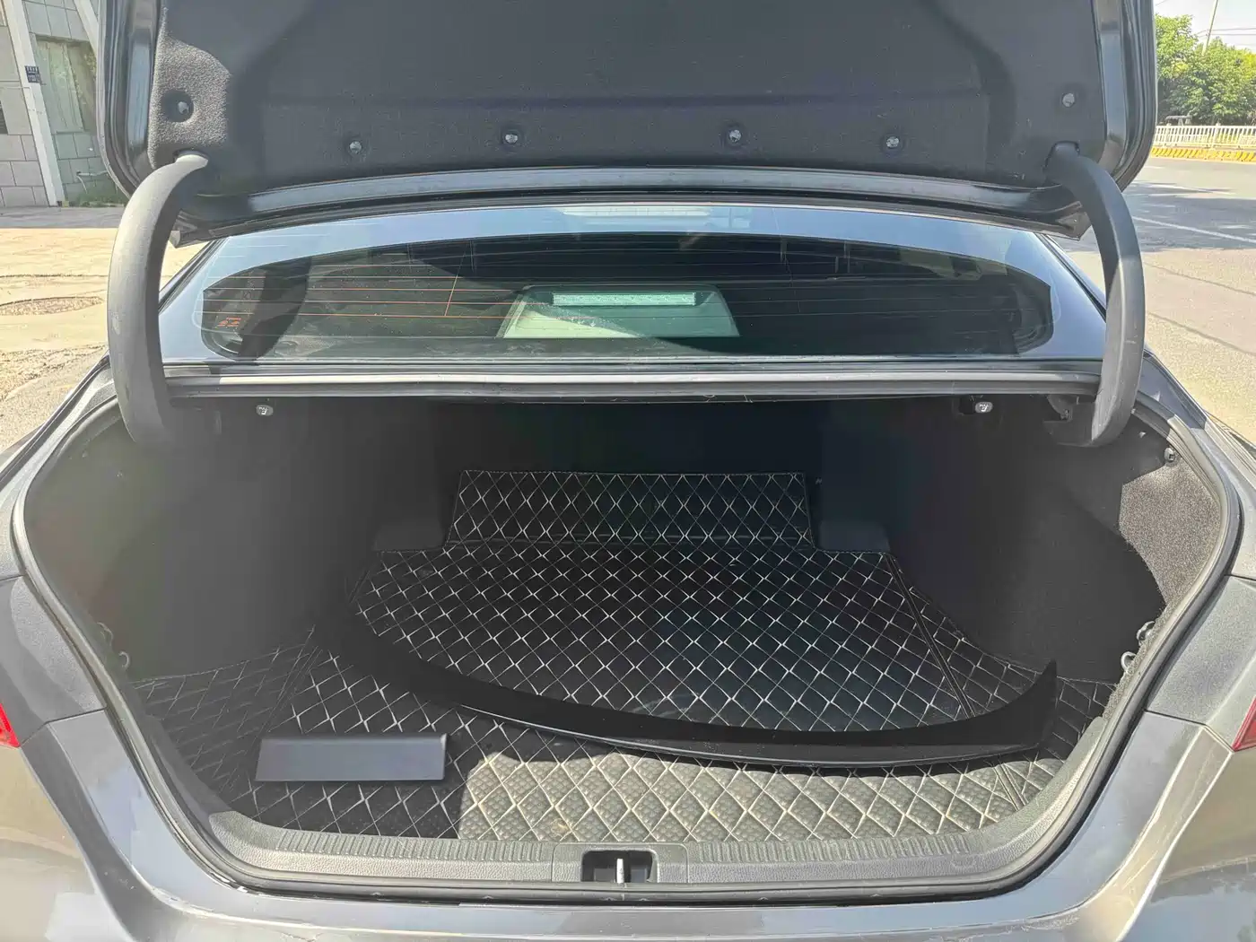 Toyota Camry 2018 2.5G Luxury Edition фото 16