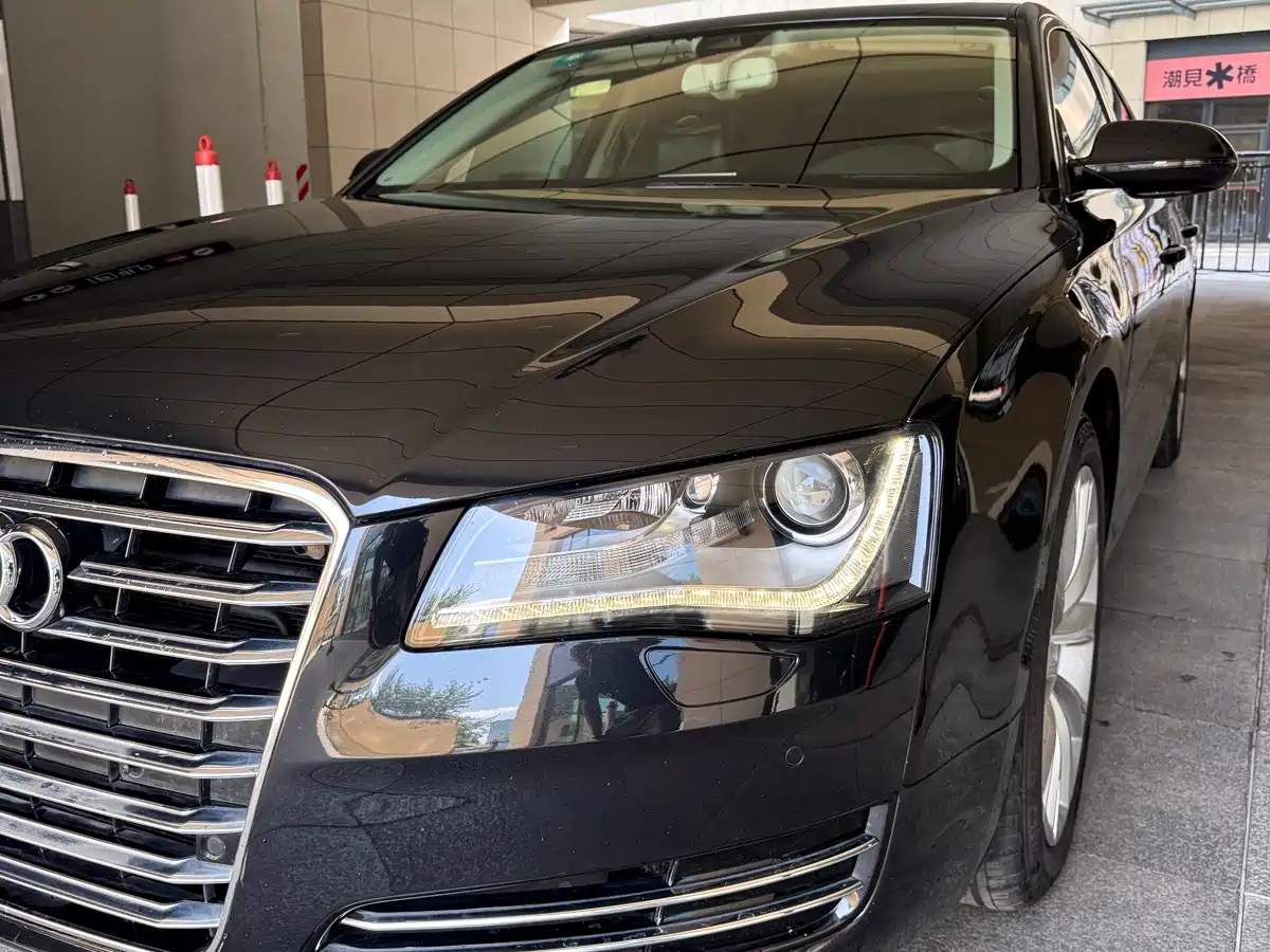 Audi A8 2011 A8L 3.0 TFSI quattro Luxury (213kW) фото 10