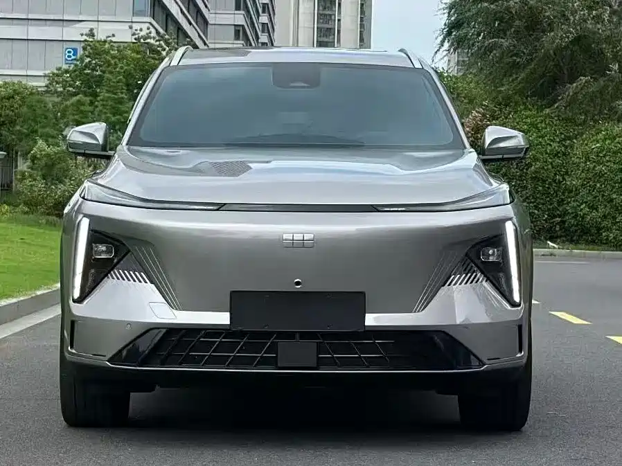 Geely Galaxy Galaxy L7 2024 1.5T 115km PLUS Soaring Dragon Edition фото 2