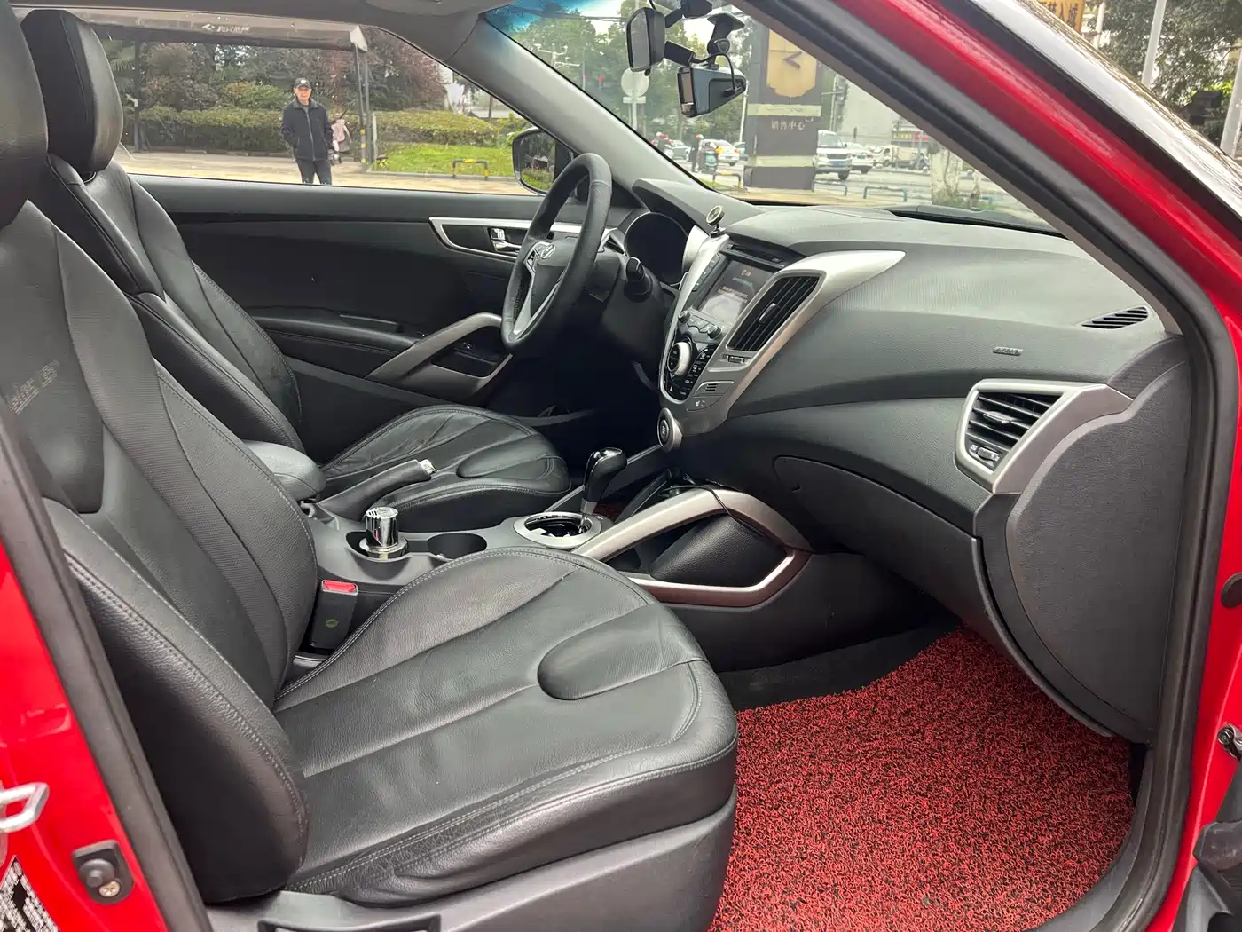 Hyundai Veloster 2011 1.6L Automatic Flagship Edition фото 10
