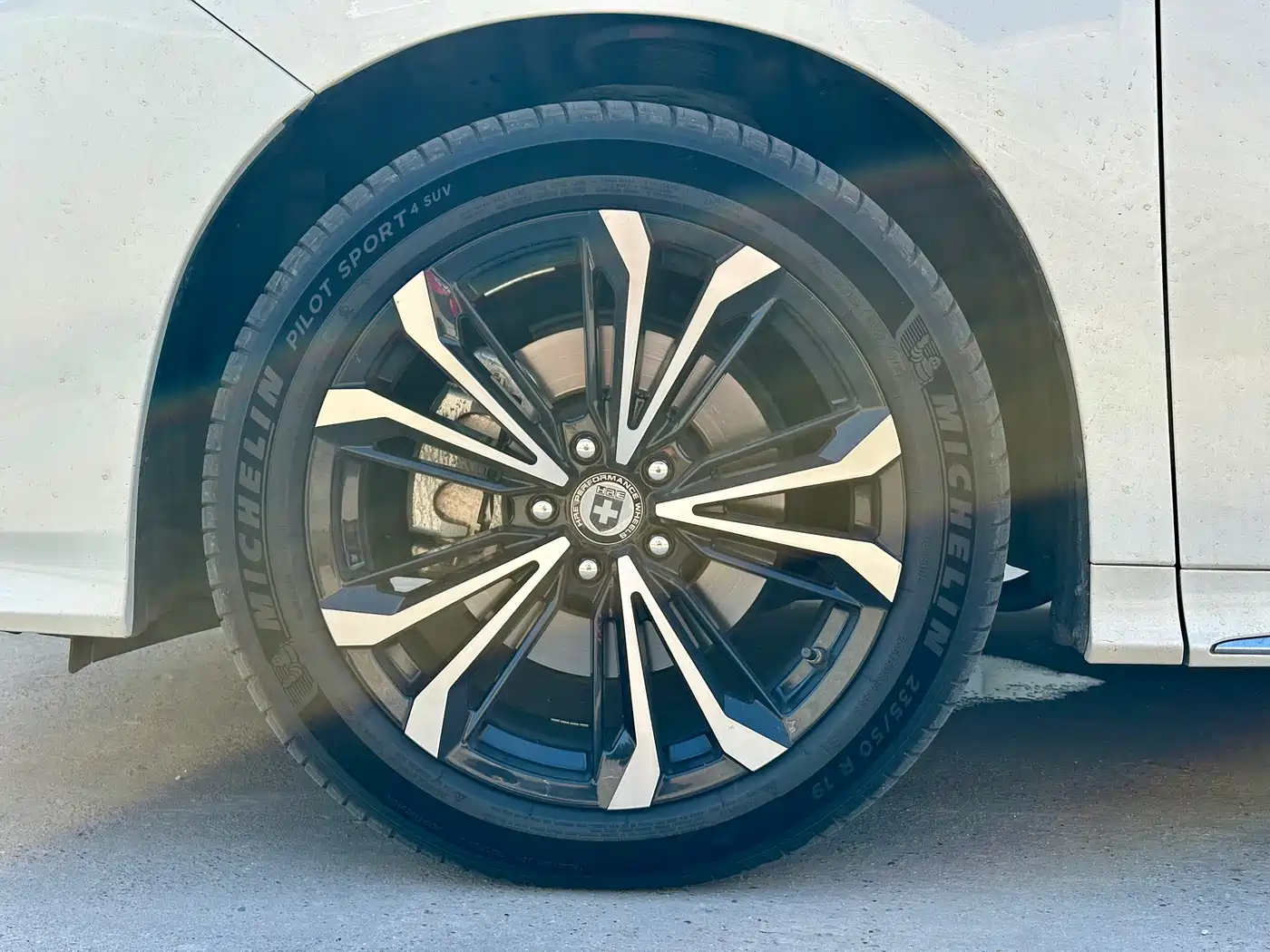Toyota Alphard 2021 Hybrid 2.5L Premium фото 15