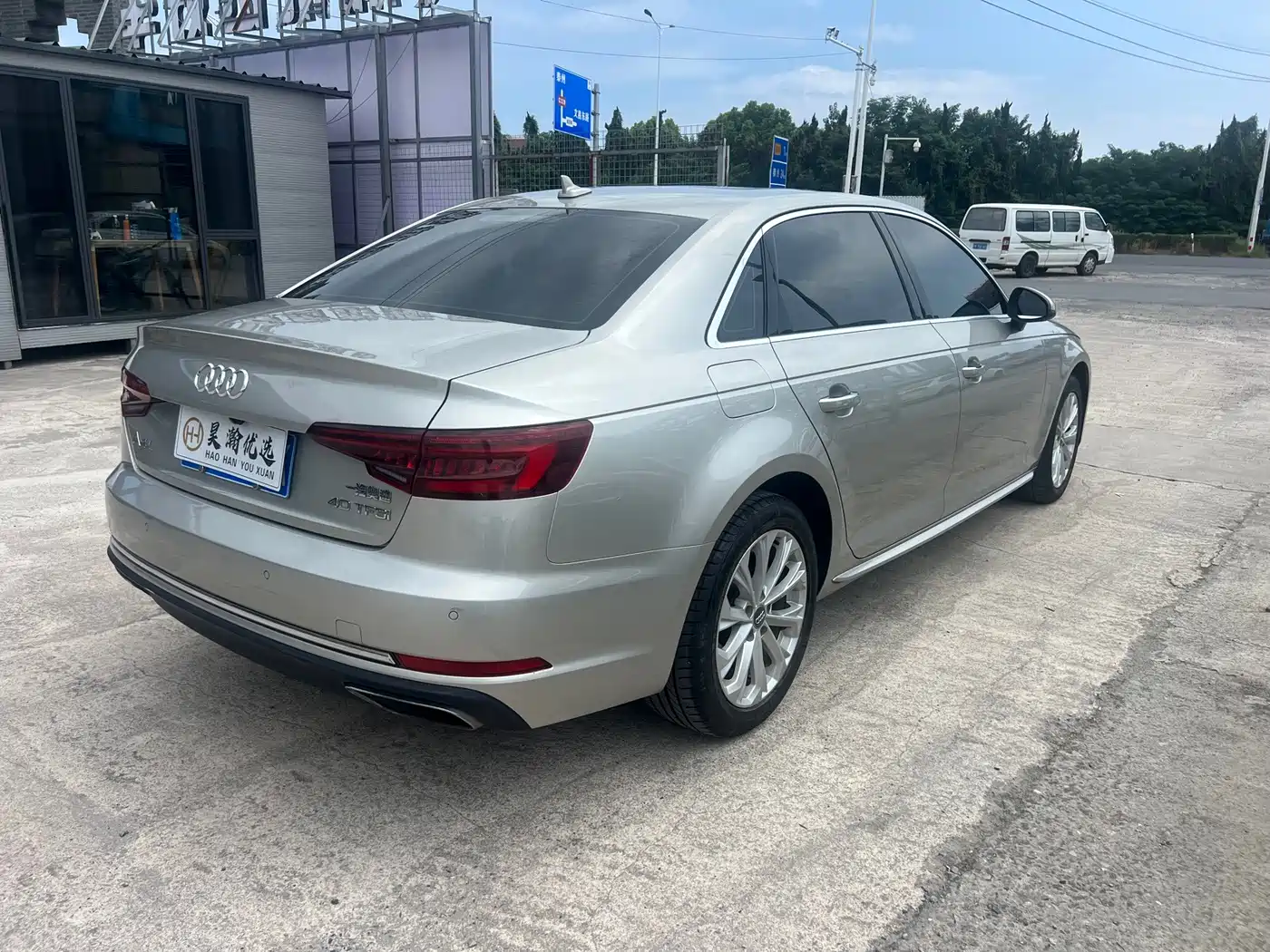 Photo 9 - Audi A4L