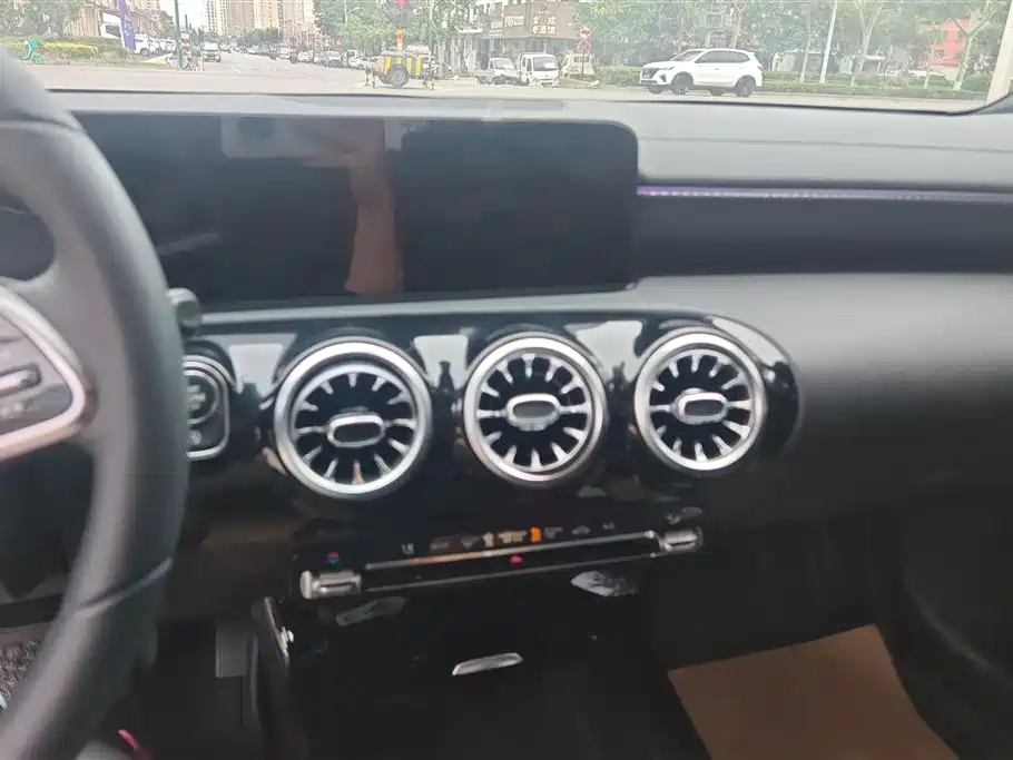 Mercedes-Benz A-Class 2022 A 200 L Sport Sedan Dynamic фото 12