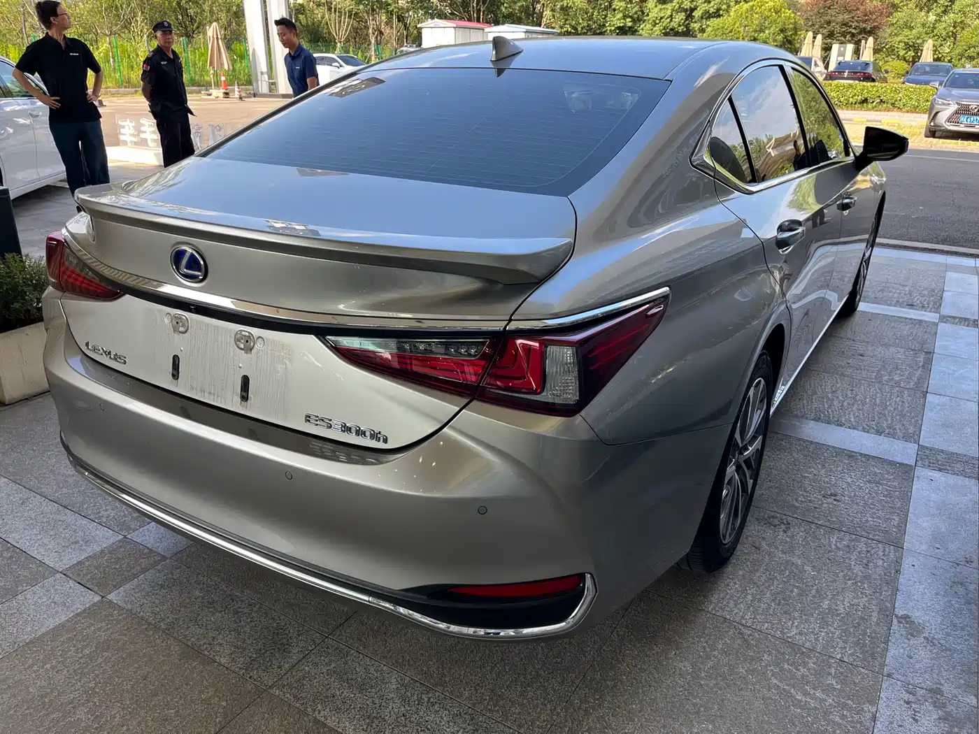 Lexus ES 2021 300h Excellence Edition фото 7