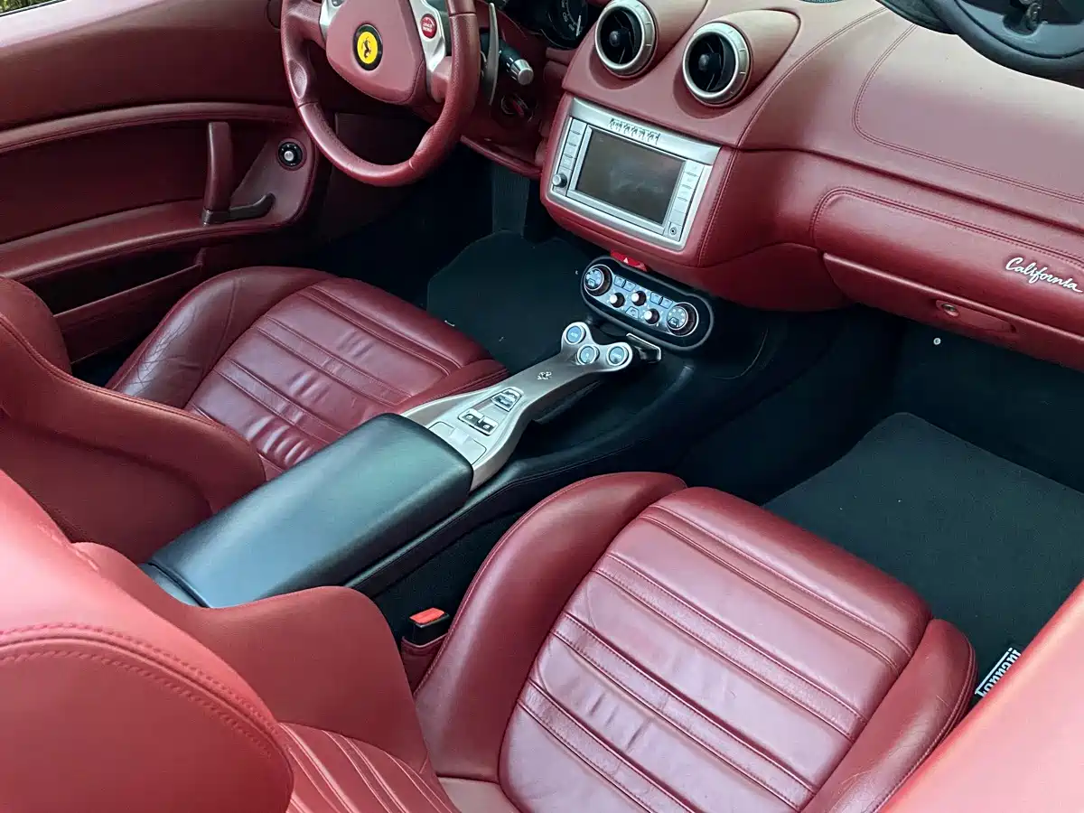 Ferrari California T 2011 2012 4.3L Standard