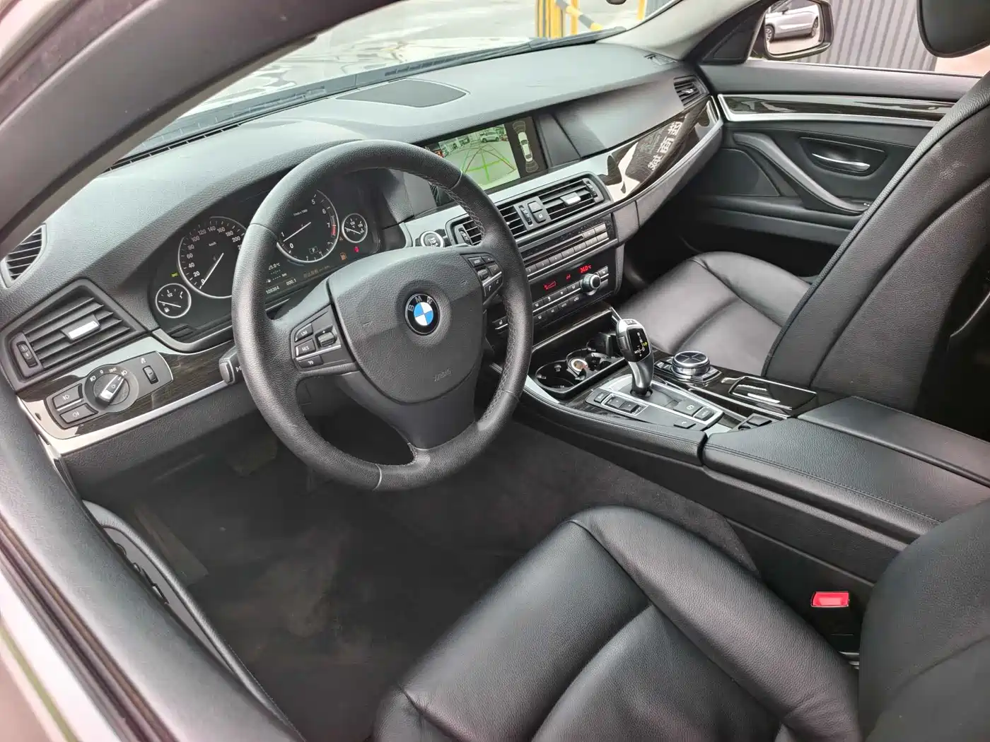 BMW 5 Series 2012 535Li Leadership фото 10