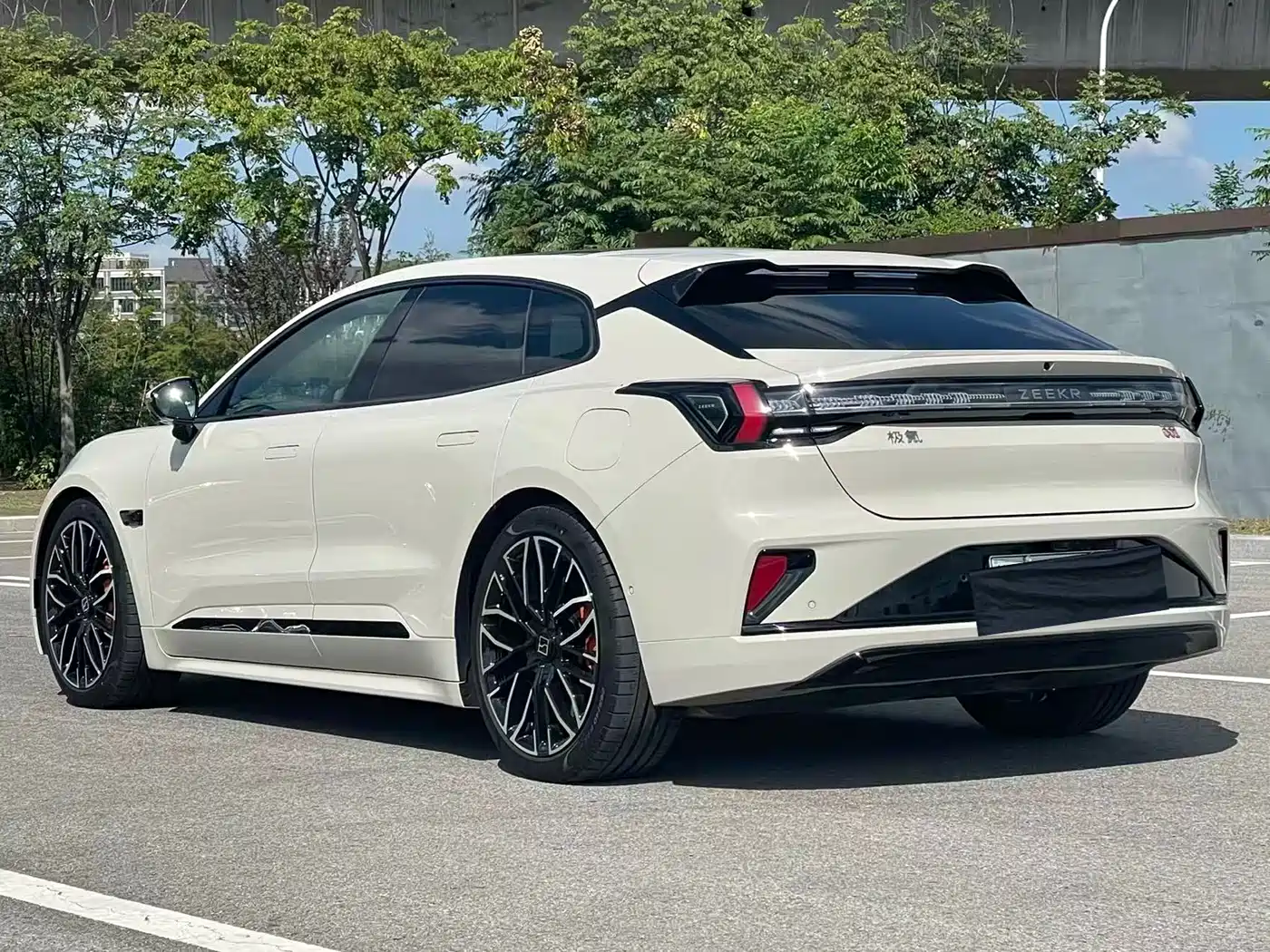 ZEEKR EXTREME KRYPTON 001