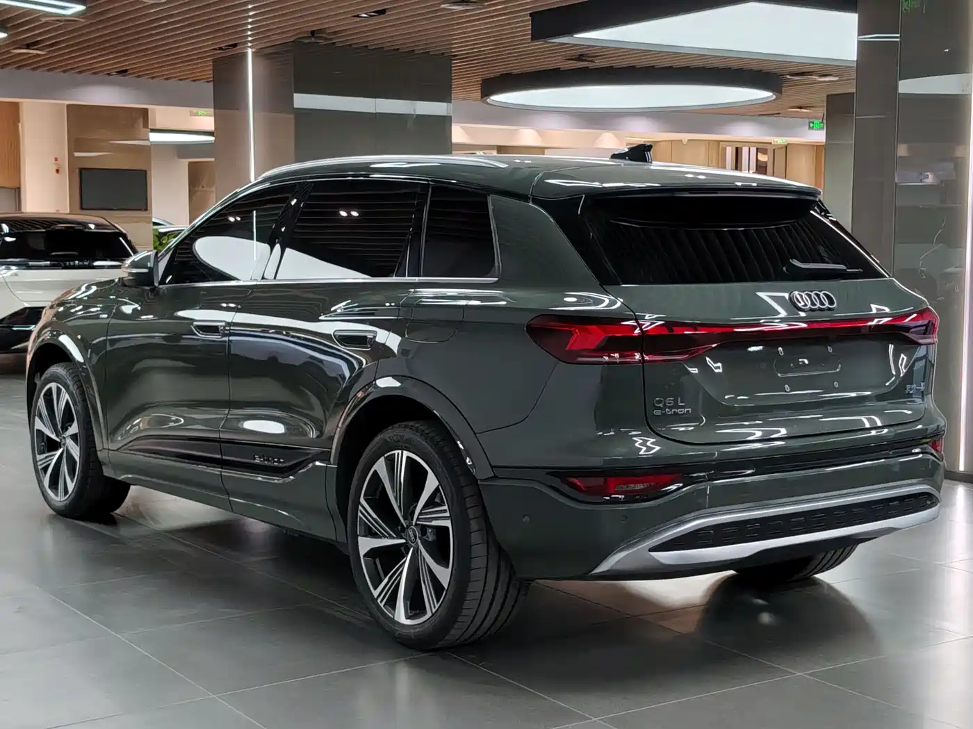 Audi Q6L e-tron 2025 Extended Range Edition фото 7