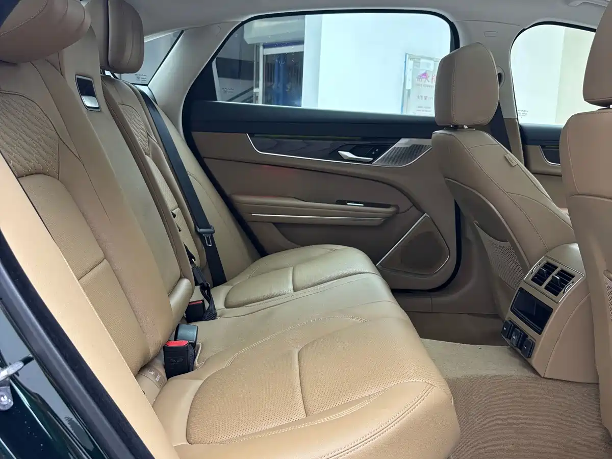Jaguar XFL 2025 2025 2.0T P250 FWD Luxury Edition