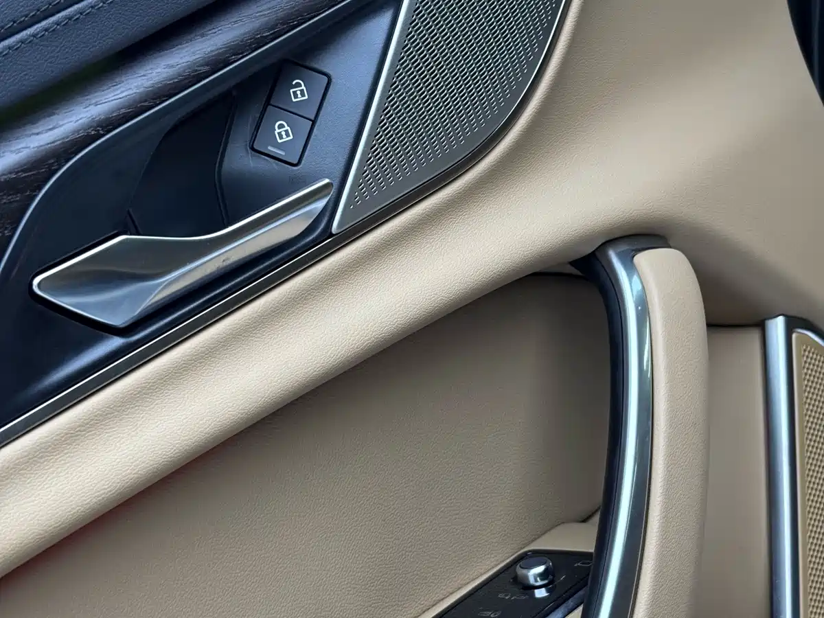 Jaguar XFL 2025 2025 2.0T P250 FWD Luxury Edition