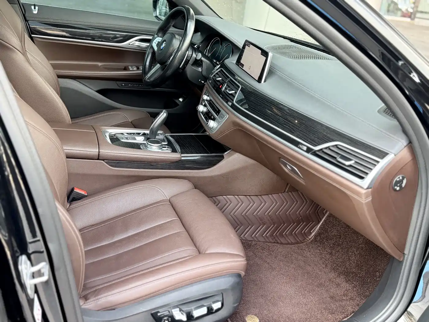 BMW 7 Series 2018 730Li Leading Type M Sport Package фото 14