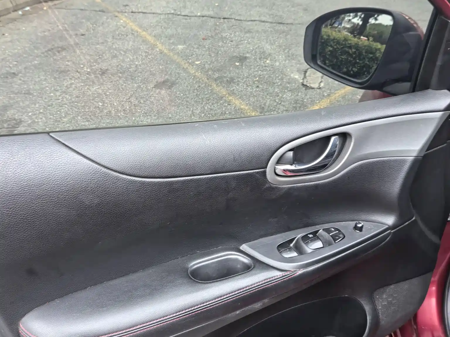 Фото 6 - Nissan Tiida