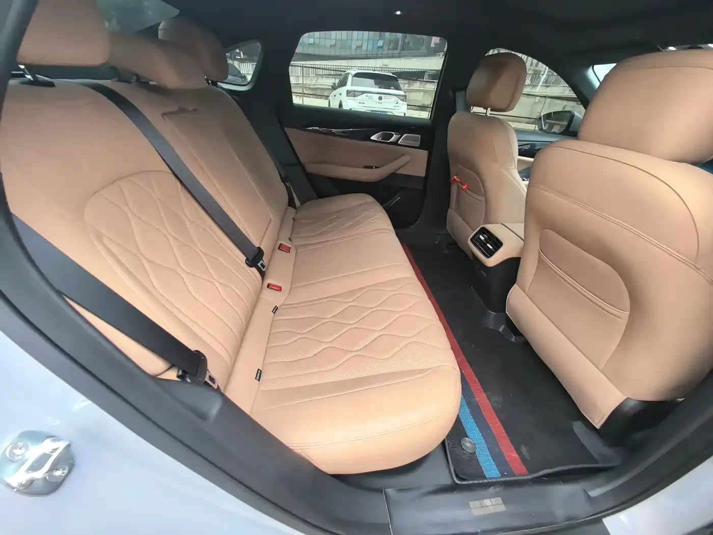 Geely Galaxy Galaxy A7 2025 EM-i 70km Explorer Edition фото 13
