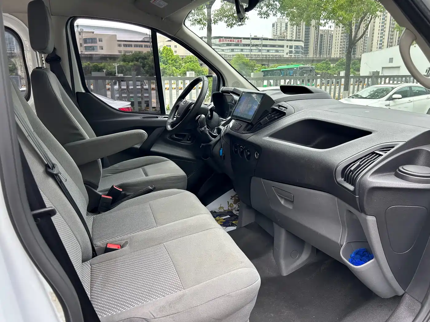 Ford Transit 2021 2019 2.0T Diesel Multi-Purpose Commercial Vehicle Short Wheelbase Low Roof 6-Seater China VI