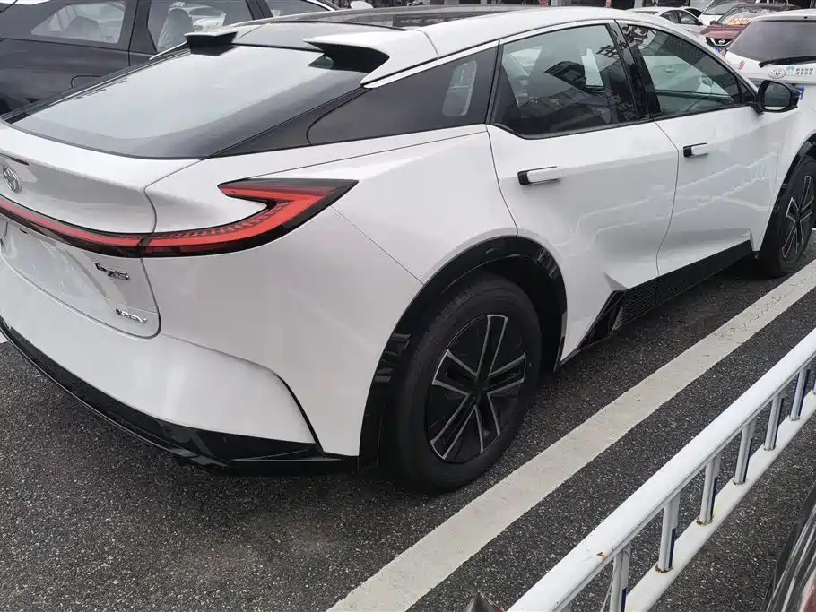 Toyota bZ5 2025 550 JOY фото 3