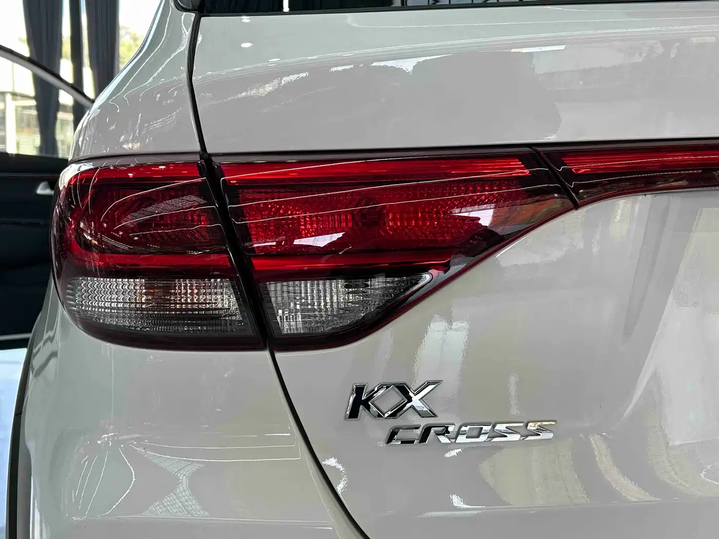 Kia KX CROSS 2018 1.6L Automatic Smart Sunroof Edition фото 23