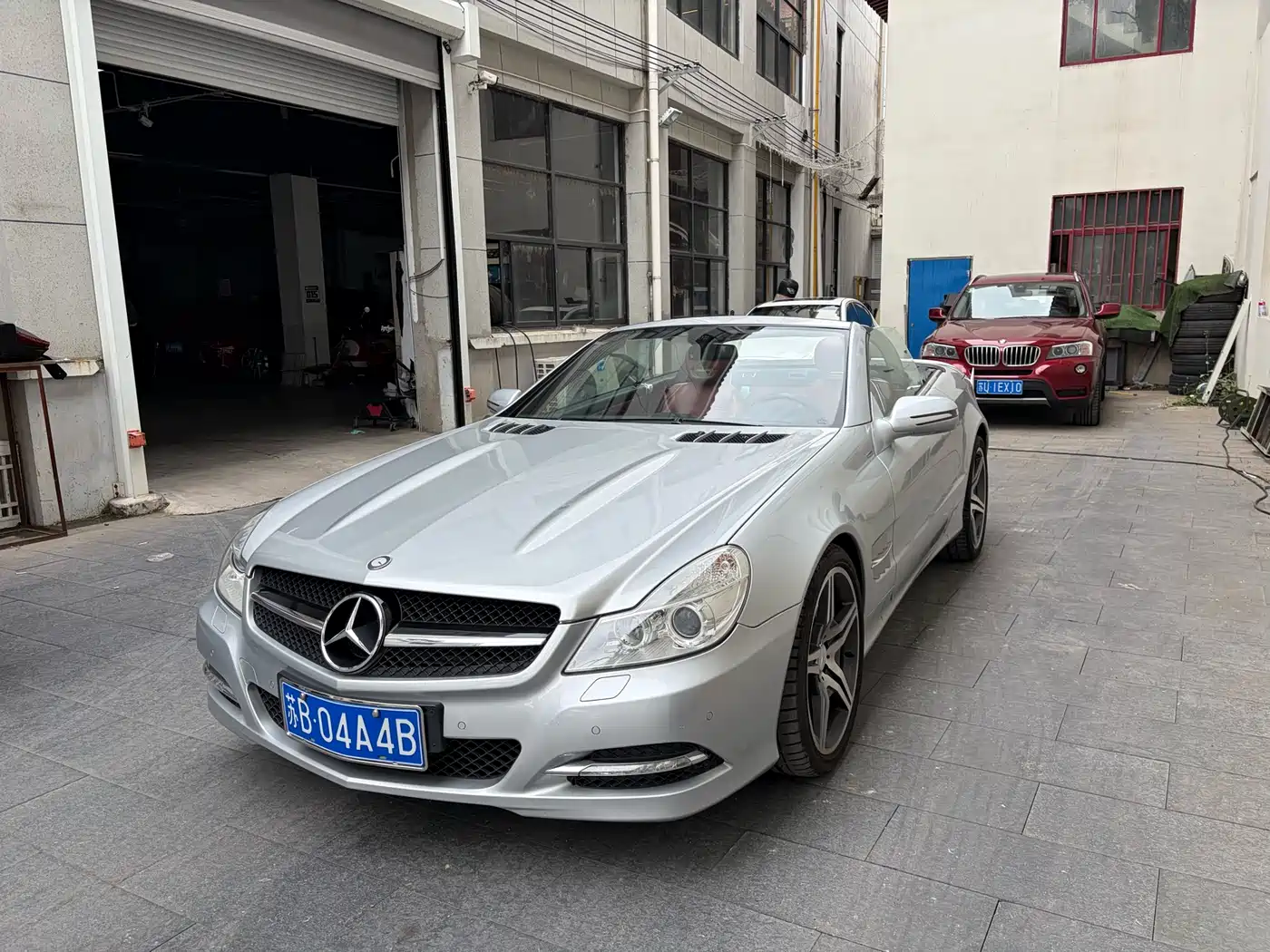 Mercedes-Benz SL-Class 2011 SL 300 Grand Edition
