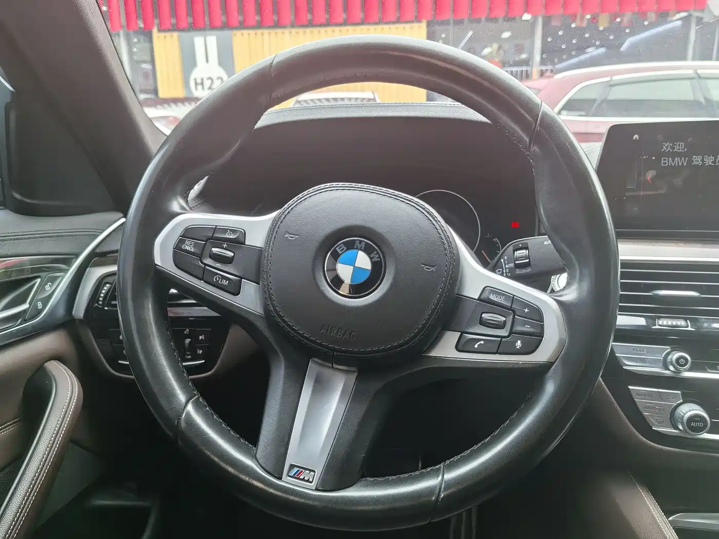 BMW 5 Series 2019 525Li M Sport Package фото 9