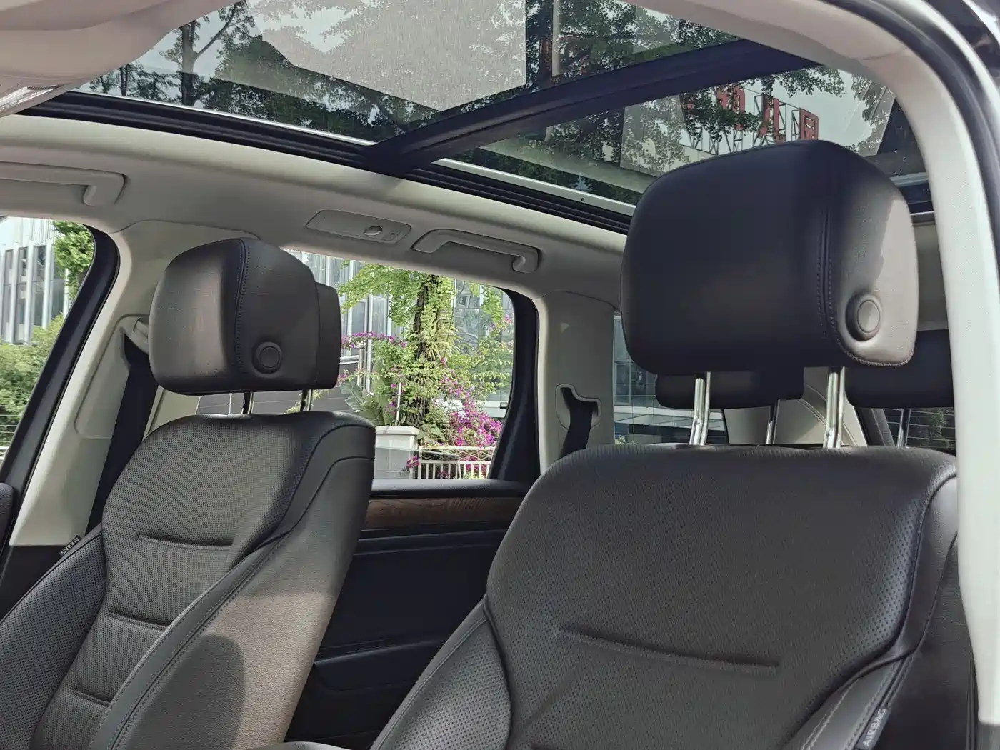 Volkswagen Touareg 2018 3.0TSI Glory Collector's Edition фото 7