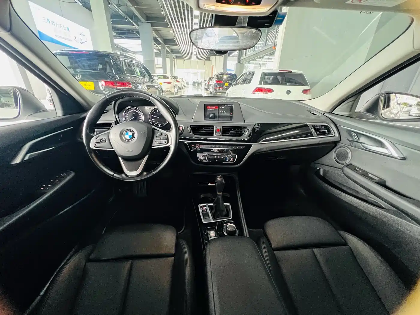 BMW 1 Series 2017 118i Sport фото 10