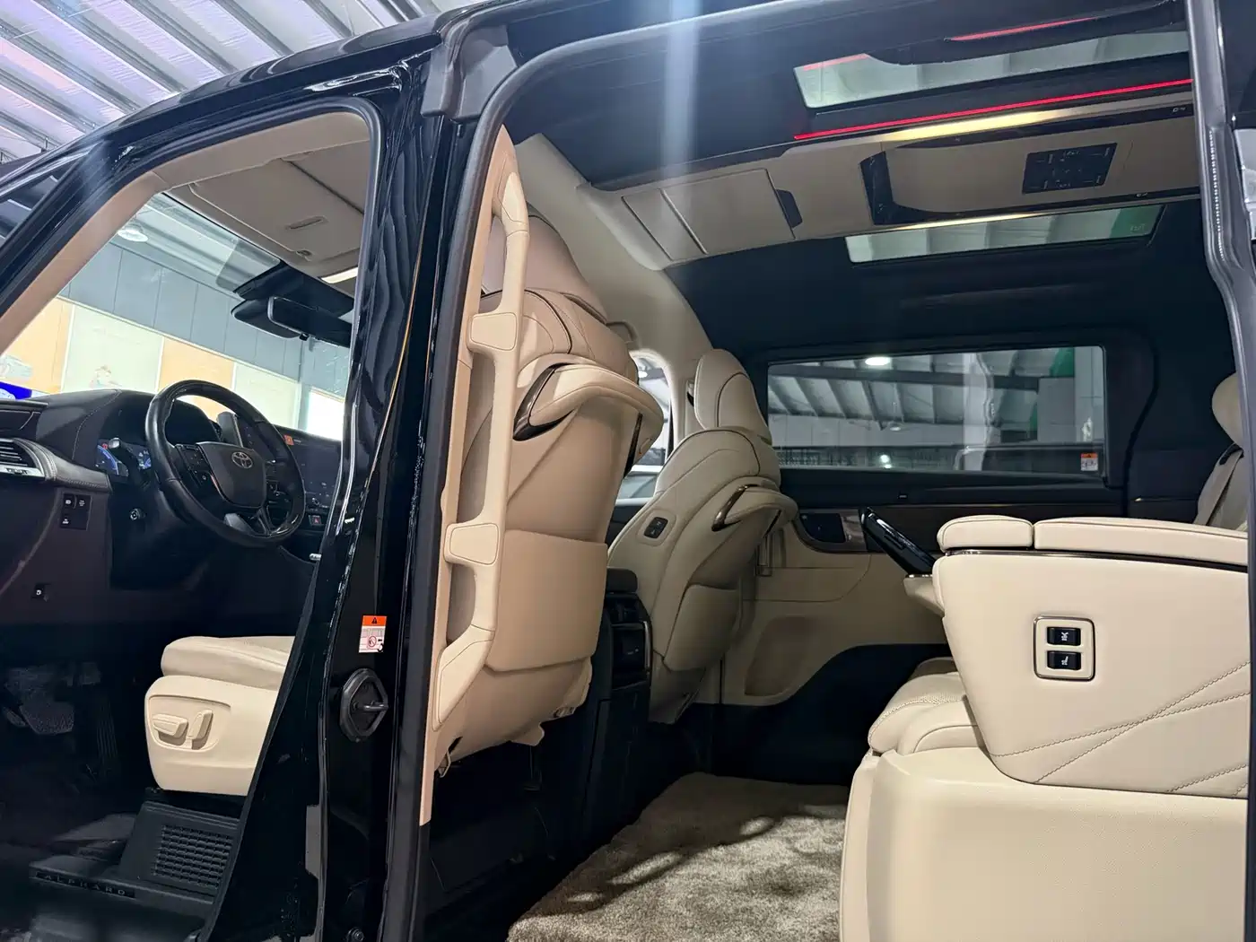 Toyota Alphard 2024 Hybrid 2.5L Prestige Edition фото 5