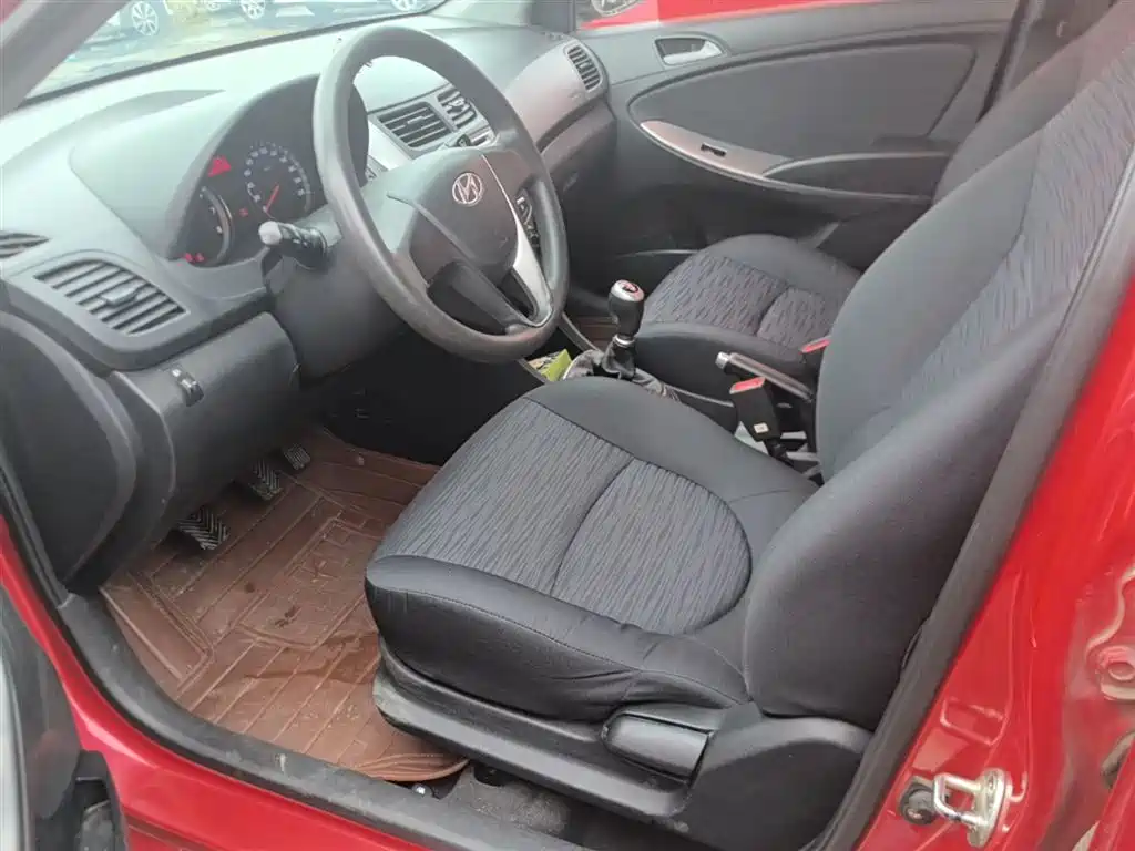 Hyundai Reina 2014 1.4L Manual GLX фото 15