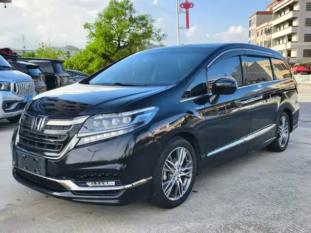 Honda Elysion 2.0L, Гибрид, Люкс