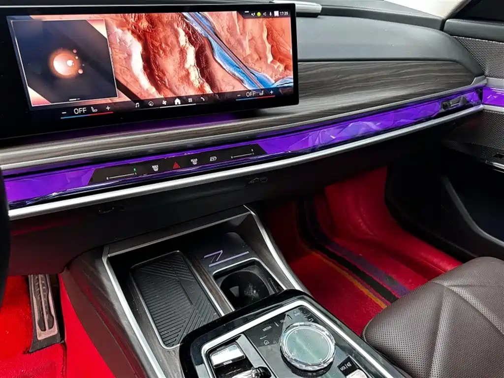 BMW 7 Series 2023 Model 740Li Leading M Sport Package фото 24