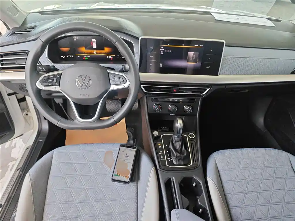 Volkswagen Lavida 2023 1.5L Auto Luxury Edition фото 10