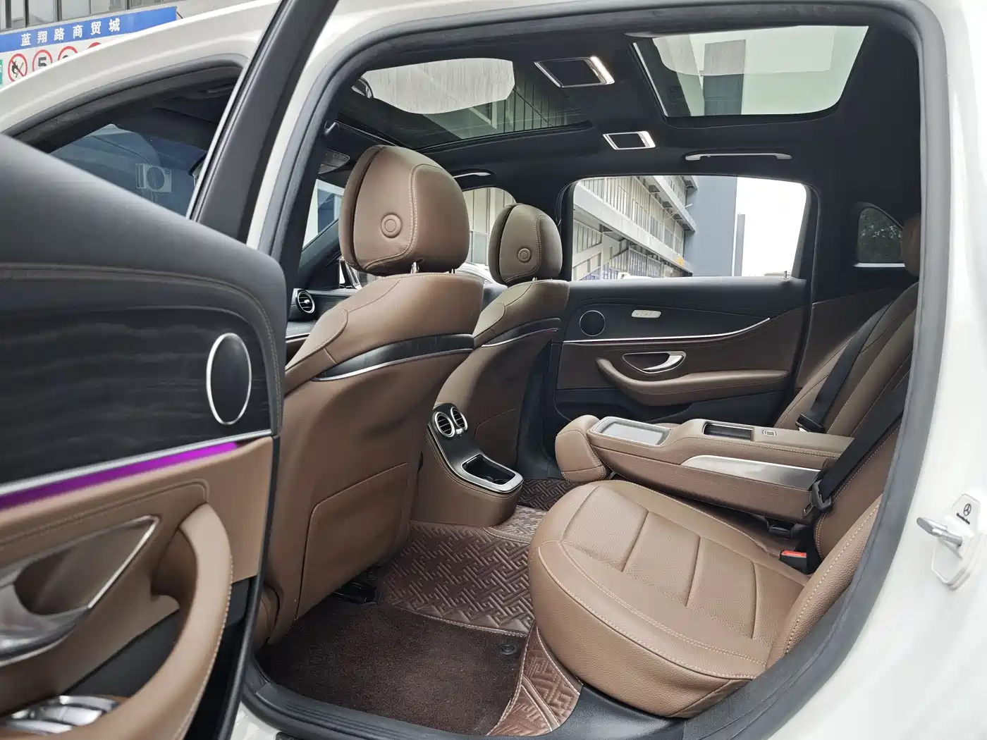 Mercedes-Benz E-Class 2023 E 260 L Sport фото 7