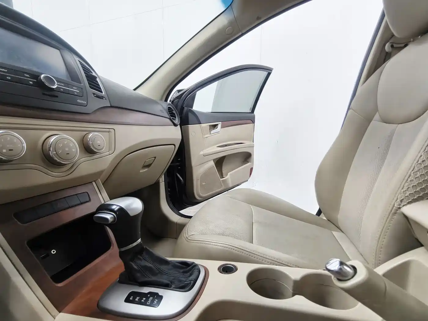 Roewe 350 2016 2014 1.5L Automatic Joy Edition
