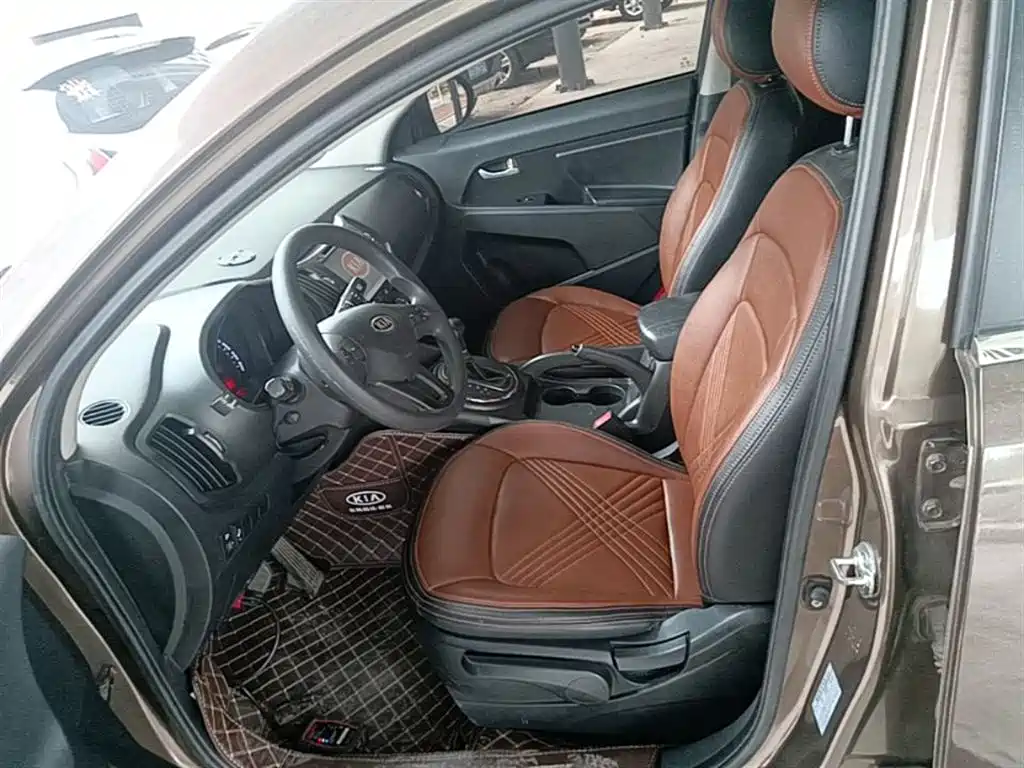 Kia Sportage 2014 2.0L Automatic 2WD GL Edition фото 15