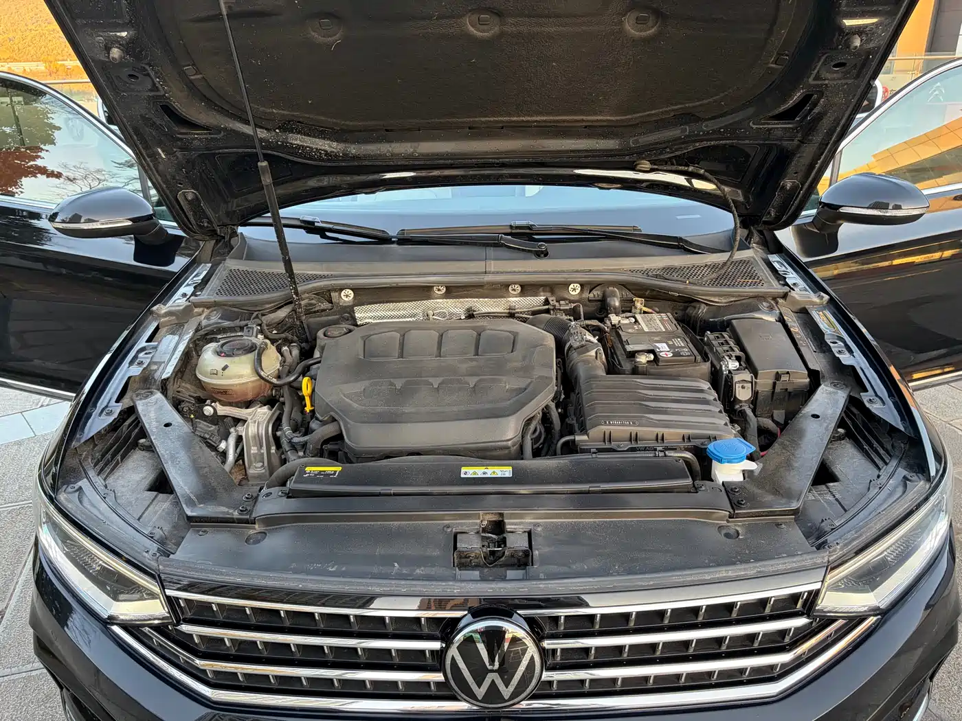 Volkswagen Magotan 2023 Model 2 Million Commemorative Edition 330TSI DSG Luxury фото 25