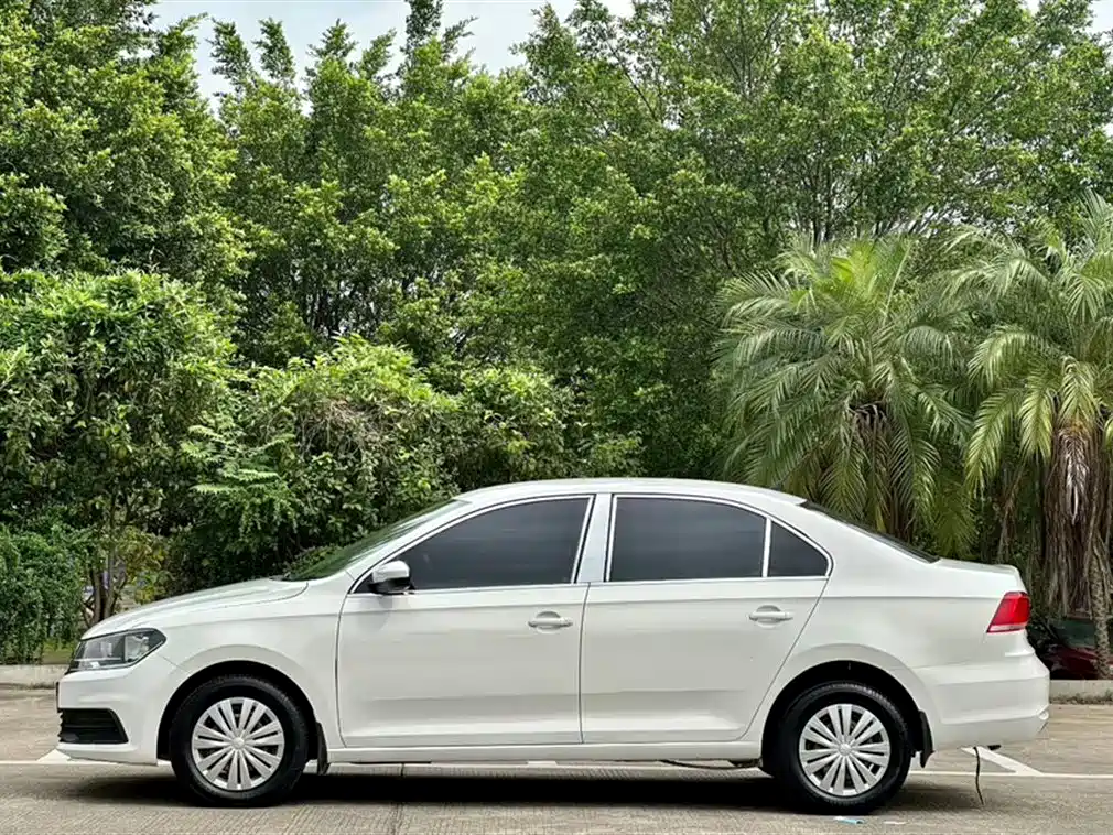 Volkswagen Santana 2016 1.6L Automatic Trend Edition фото 4