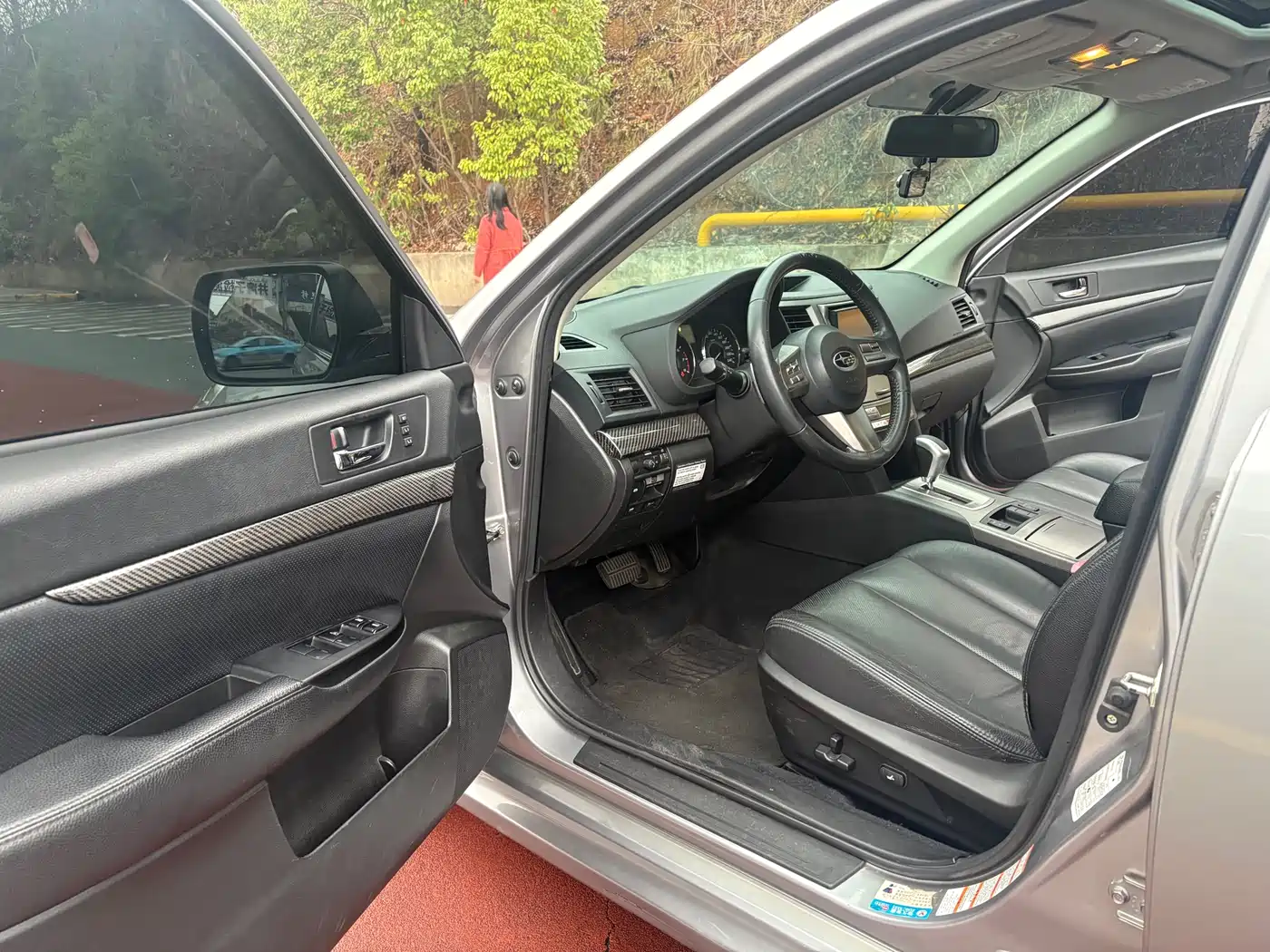 Subaru Legacy 2010 2.5i Luxury Navigation Edition фото 15