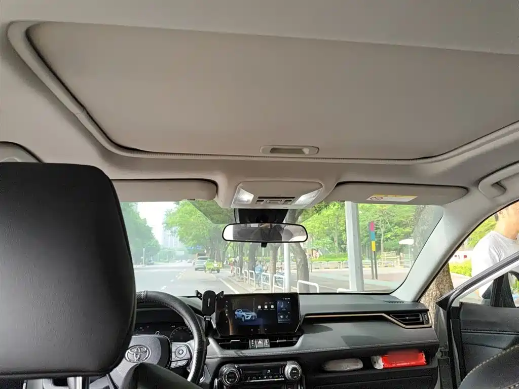 Toyota Wildlander 2024 2.0L CVT 2WD Urban Edition фото 9