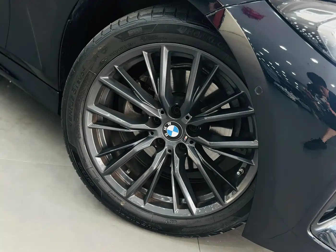 BMW 3 Series 2023 325Li M Sport Black Night Package фото 12